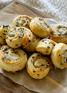 pictures of Cheese & Sesame Puff Pastry Bites